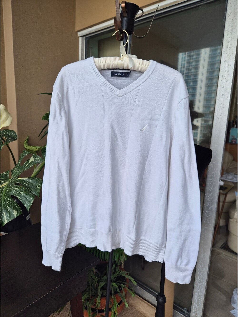 Nautica Men’s White Cotton V-Neck Sweater Size L